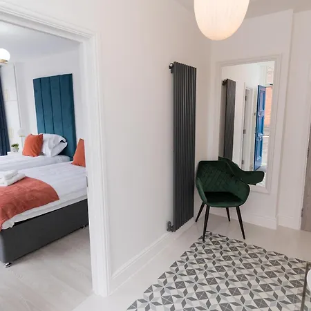 Apartamento Luxurious 2 Bed House Free Parking - Sleeps 6